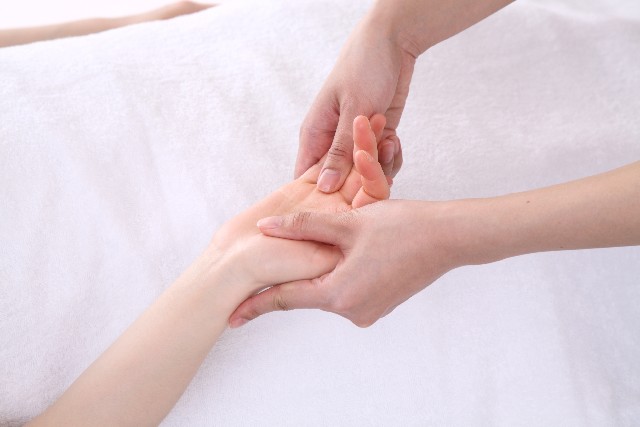 手・指への愛撫