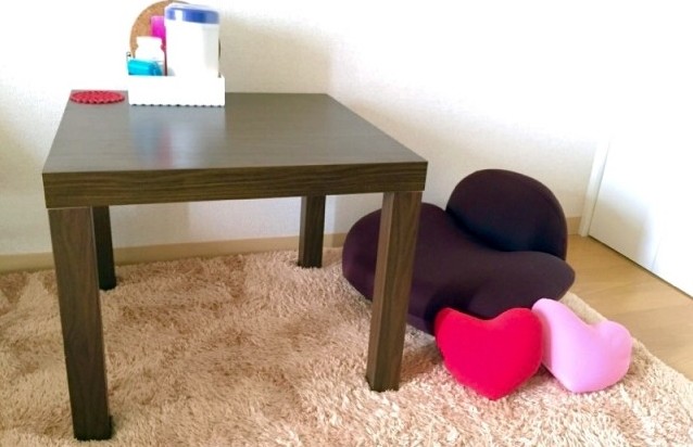 机とクッション