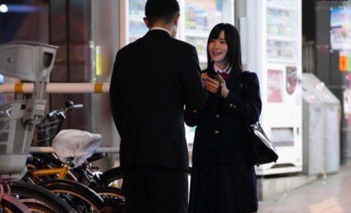 「お金とかいいからチ○ポ挿れて?」おじさん大好き援交J○娘 八尋麻衣2