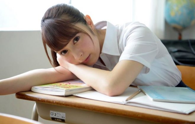 成宮りかのエロ画像