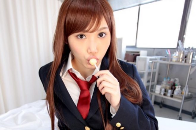 上原保奈美とは