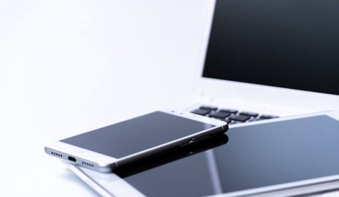 アニメンバー 「パソコン or スマホ」で広告のウザったさは違う