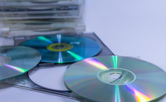 アップロードなどの頒布行為は絶対NG