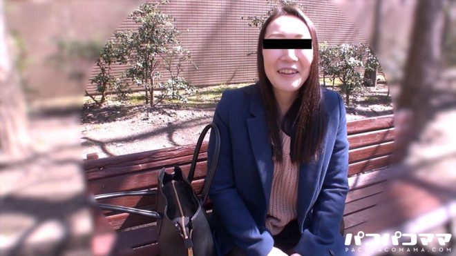 透明感溢れる美白が魅力の微乳奥様ととことんヤリまくる