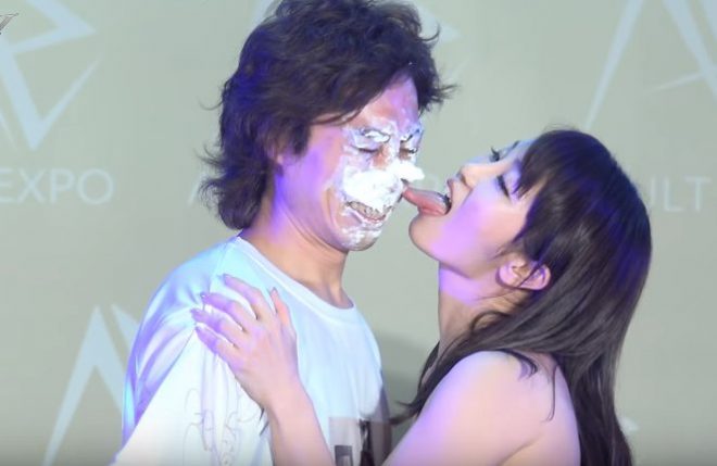 17位:台湾人ファンにAV女優が過激サービス