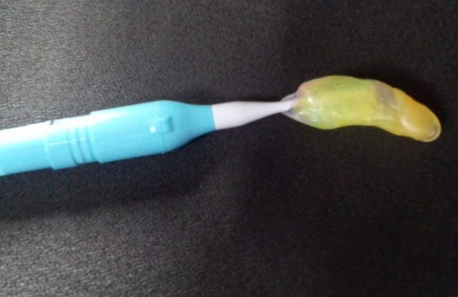 2位電動歯ブラシ1