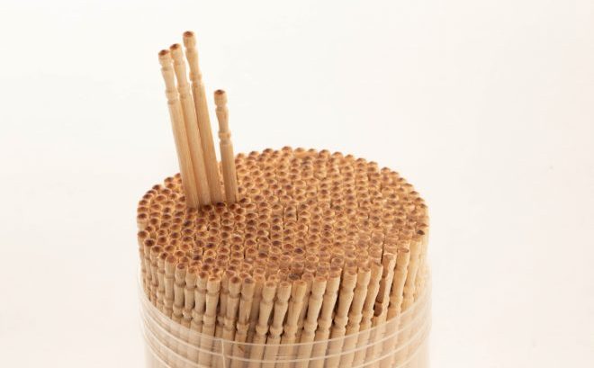 爪楊枝の尖がりでオナニー