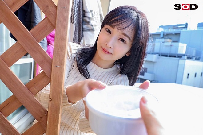 「本物人妻」専属でAVデビュー