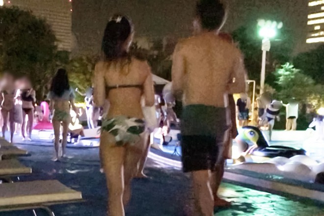 ナイトプール編 リア充水着美女はナンパすれば即ハメできる！？2