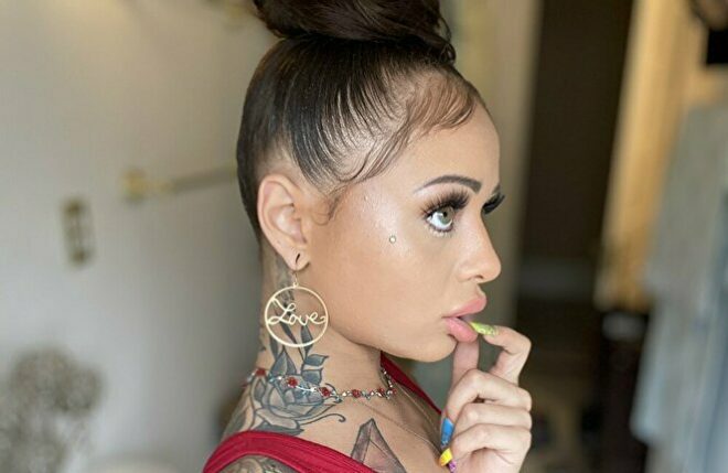 16位:Holly Hendrix(ホーリー・ヘンドリックス)画像1