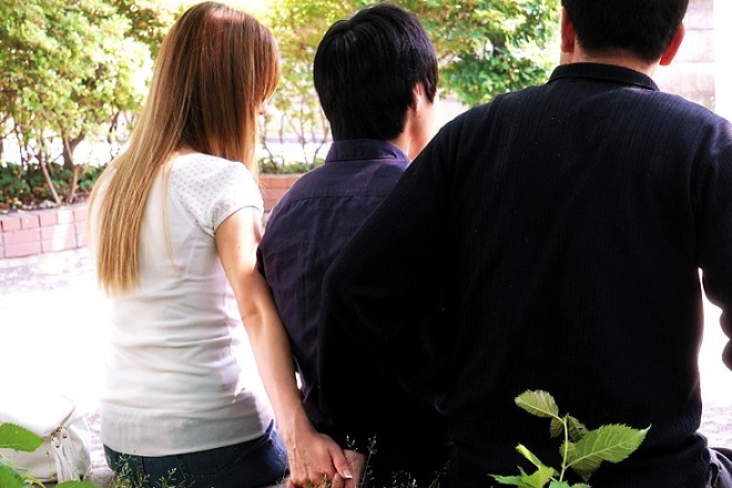 爆乳色白ハーフの幼馴染が俺の親父に寝取られ種付けプレスされていた ティア2