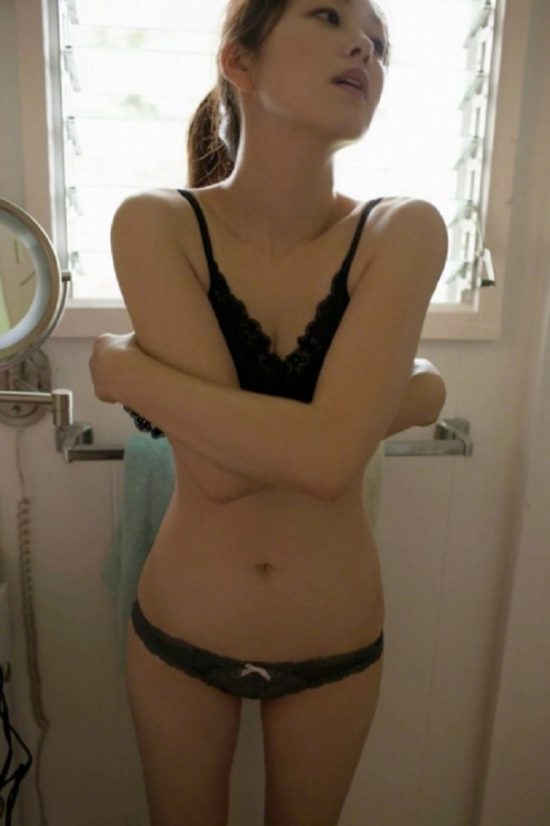 笛木優子 脱がずともエロい美魔女っぷり12