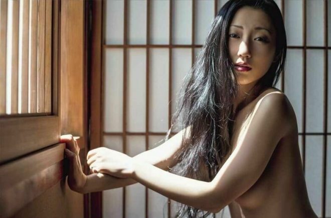 壇蜜のグラビアエロ画像1