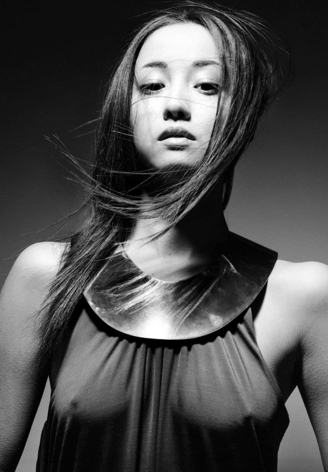 沢尻エリカのグラビア・セミヌード画像2