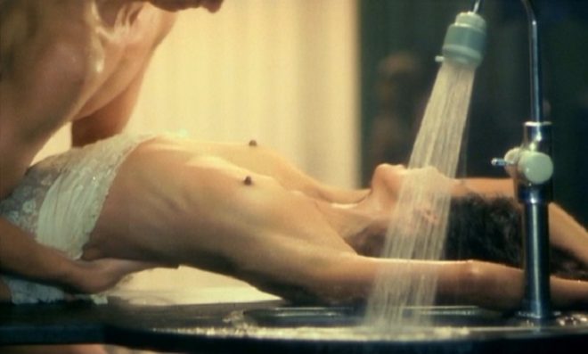 黒木瞳がおっぱいを露出したエロい濡れ場 略奪愛6