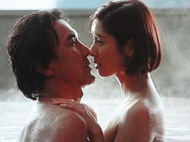 黒木瞳がおっぱいを露出したエロい濡れ場 失楽園8