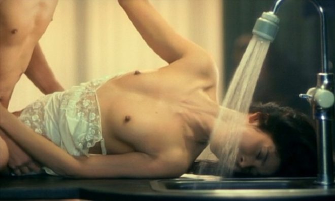 黒木瞳がおっぱいを露出したエロい濡れ場 略奪愛5