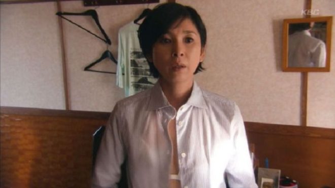 黒木瞳がおっぱいを露出したエロい濡れ場 就活家族2