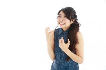 生理・イライラしている女性