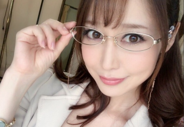 篠田ゆう・画像